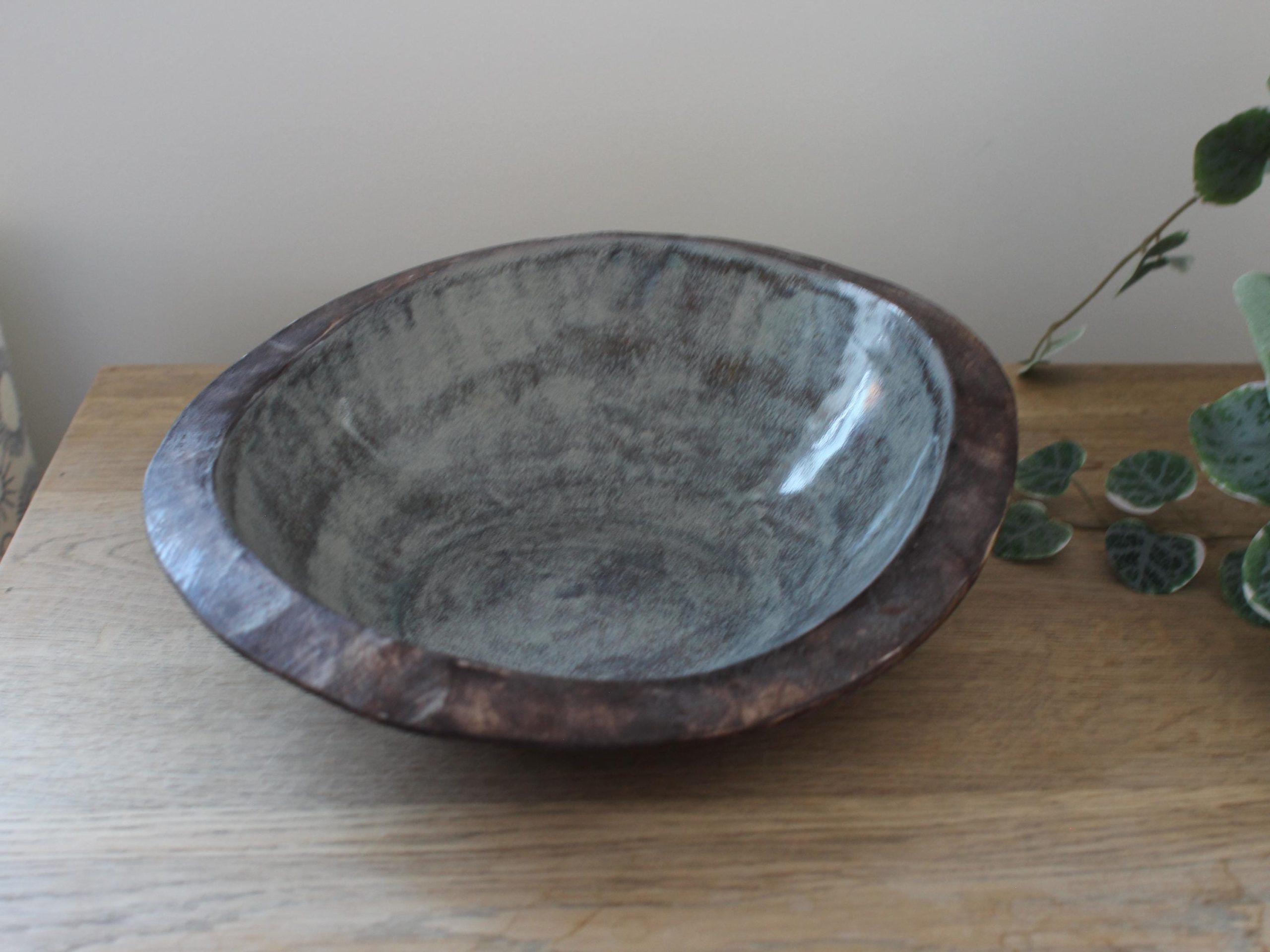 Handmade asymetric ceramic fruit bowl - Image 4
